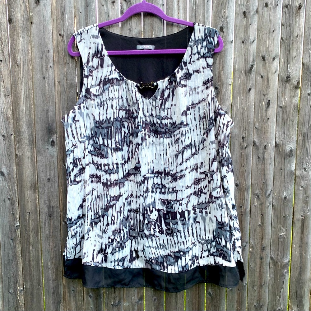 Roz & Ali Sleeveless Pattern Silver Detail Top 2X